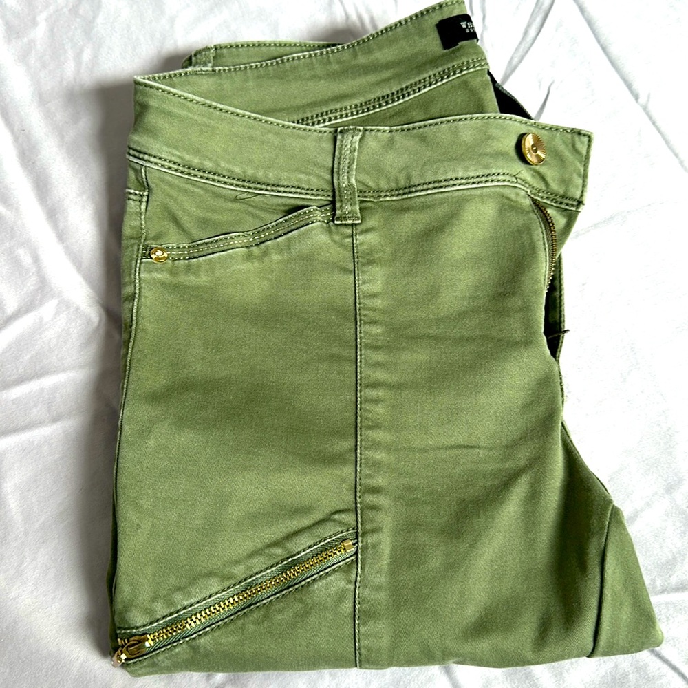 Like new cropped jeans, stretchy, worn twice.